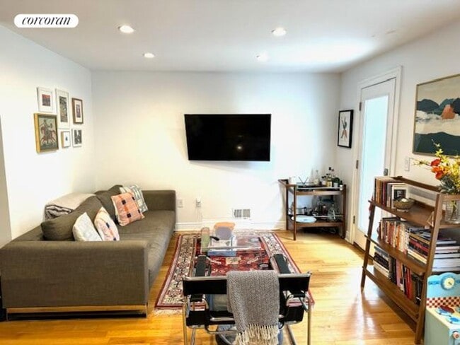 210 7th St in Brooklyn, NY - Building Photo - Building Photo