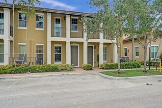 1401 SW 147th Ter in Pembroke Pines, FL - Building Photo - Building Photo