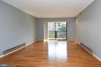 15311 Beaverbrook Ct in Silver Spring, MD - Building Photo - Building Photo