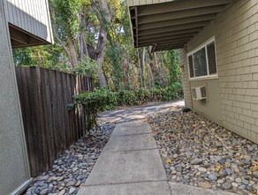 1044 Rivara Rd in Stockton, CA - Building Photo - Building Photo