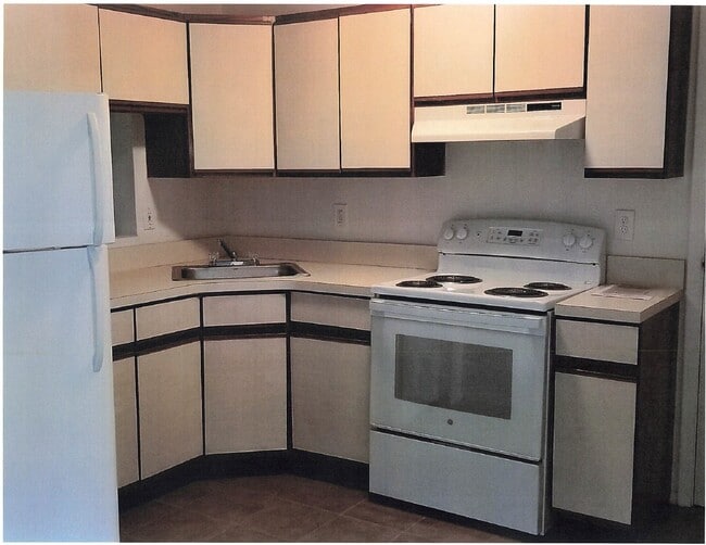 Fairway Manor Senior Rental Apartments 55+ in Patchogue, NY - Foto de edificio - Building Photo