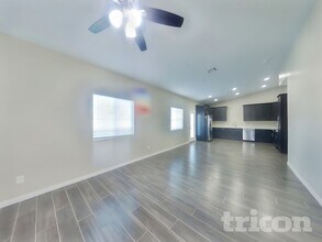 4411 S 19th St in Phoenix, AZ - Foto de edificio - Building Photo