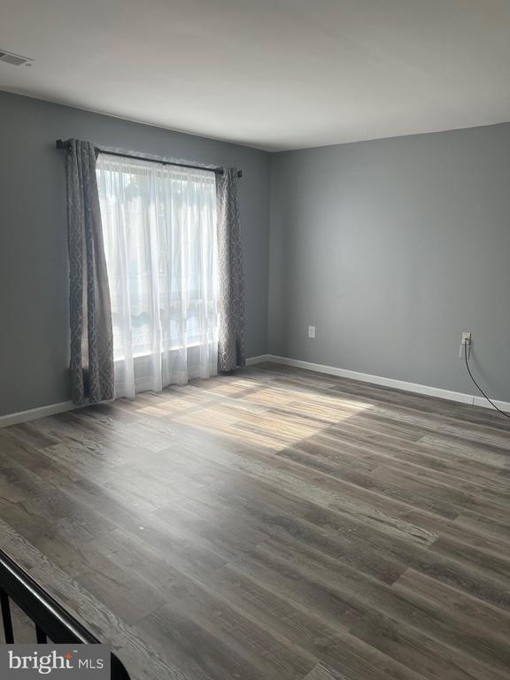property at 6 Ashley Ct