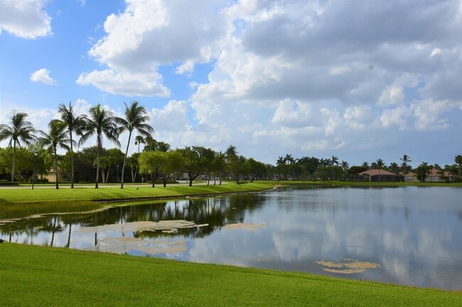 8423 Long Bay in West Palm Beach, FL - Building Photo - Building Photo