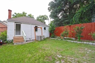 711 Kawana Rd in Columbia, SC - Building Photo