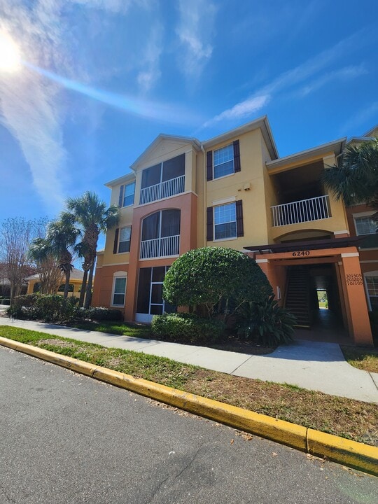 6240 Contessa Dr, Unit 101 Contessa in Orlando, FL - Building Photo