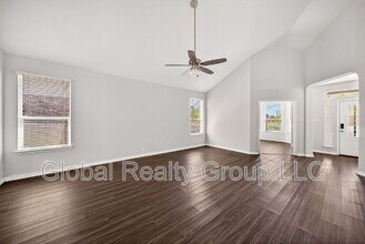 15307 McKays Lark in San Antonio, TX - Building Photo - Building Photo