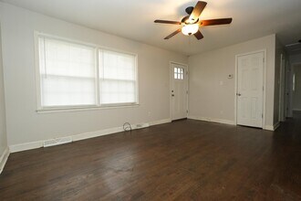 4033 Fieldcrest Rd in Charlotte, NC - Building Photo - Building Photo