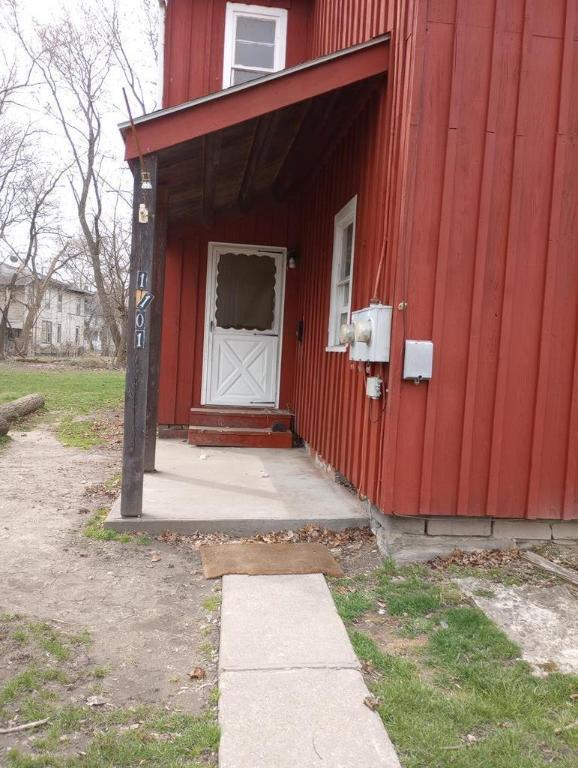 property at 1101 Oak St