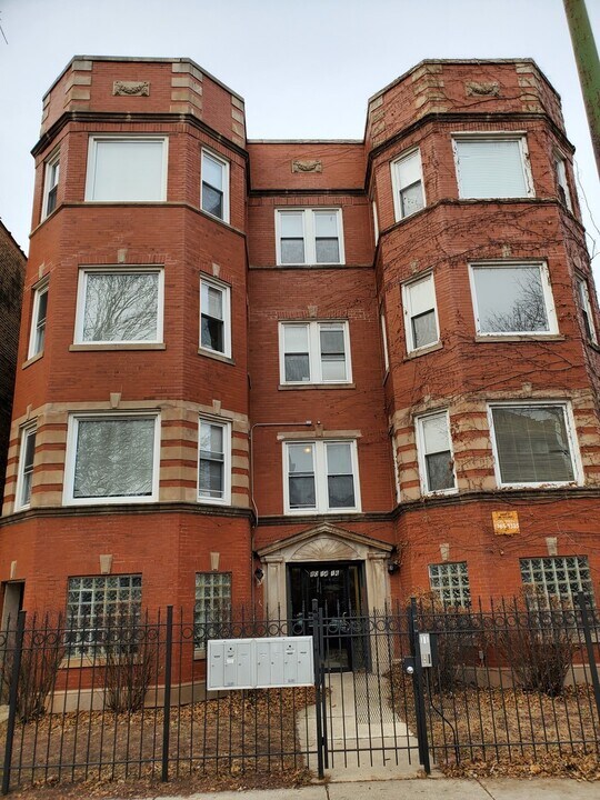 8016 S Ingleside Ave in Chicago, IL - Building Photo