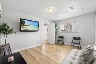 4018 Sealy Ave in Galveston, TX - Building Photo - Building Photo