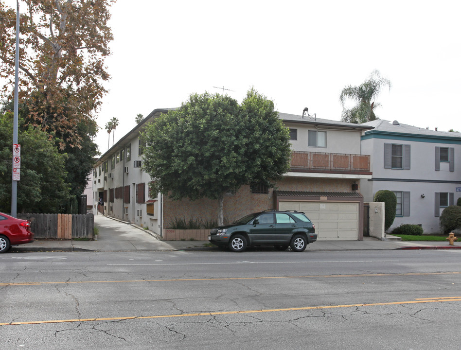 5356 Franklin Ave in Los Angeles, CA - Building Photo