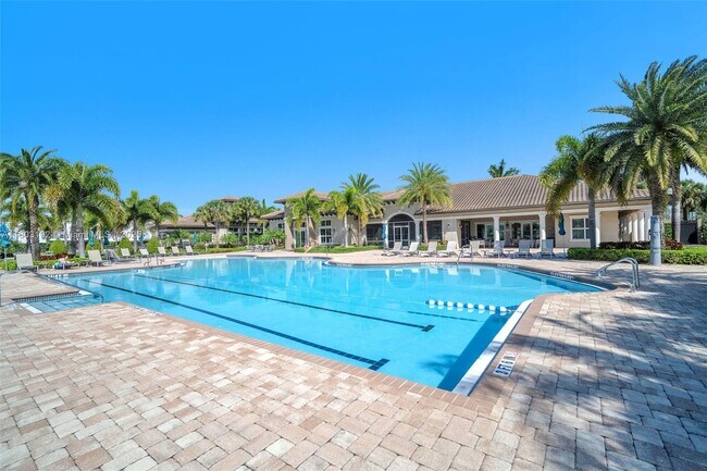 5040 Eucalyptus Dr in Hollywood, FL - Building Photo - Building Photo