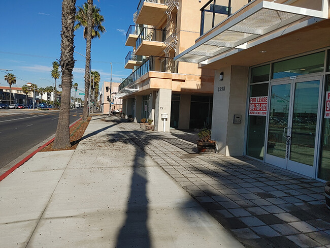 1570 Long Beach Blvd in Long Beach, CA - Building Photo - Building Photo