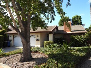 619 Calle Del Sur in Thousand Oaks, CA - Building Photo - Building Photo