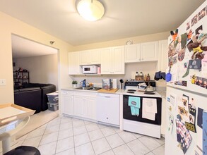 70 W Huron St, Unit 1210 in Chicago, IL - Building Photo - Building Photo