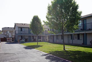 Turtle Creek II in Turlock, CA - Foto de edificio - Building Photo