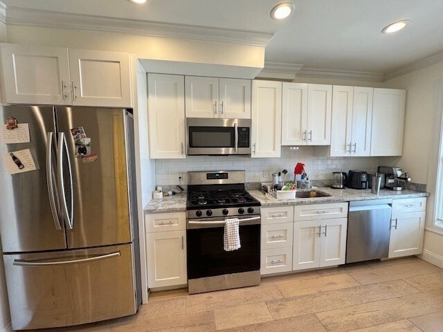 276 Paris St, Unit #3 in Boston, MA - Building Photo - Building Photo