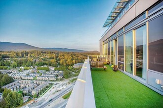 680 Seylynn Cres in North Vancouver, BC - Building Photo - Building Photo