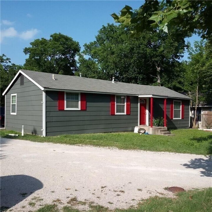 608 Genard St in Austin, TX - Building Photo