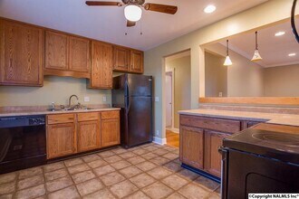 4306 Cloverdale Dr NW in Huntsville, AL - Building Photo - Building Photo