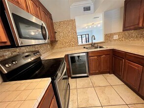 1187 NW 124th Ave in Miami, FL - Foto de edificio - Building Photo