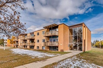 Westside Apartments in Yorkton, SK - Building Photo - Building Photo