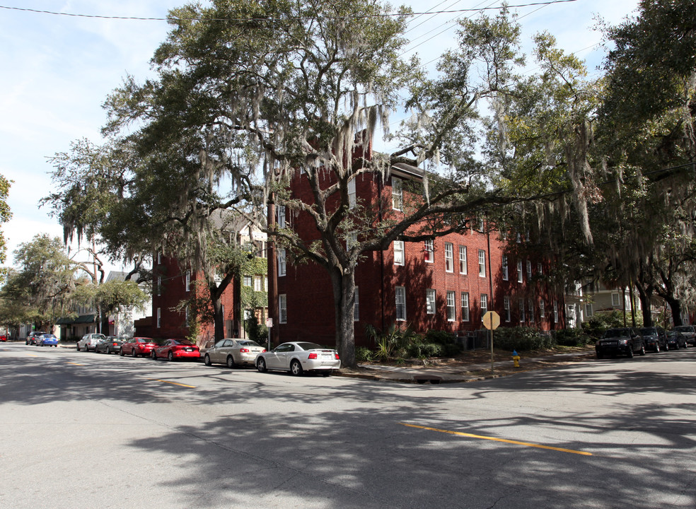 Court Apartments in Savannah, GA - Foto de edificio