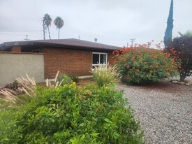 431 S Simpson Ave, Unit A in Hemet, CA - Building Photo