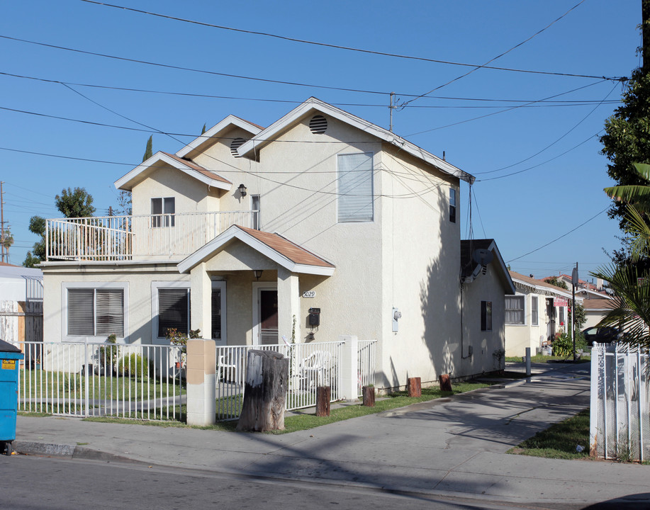 5029 Elizabeth St in Bell, CA - Building Photo