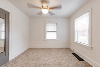 923 E Loren St in Springfield, MO - Building Photo - Building Photo