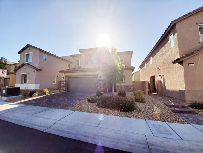 5577 Chiflo Song Dr in Las Vegas, NV - Building Photo - Building Photo