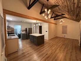 21304 St Francis in Farmington Hills, MI - Building Photo