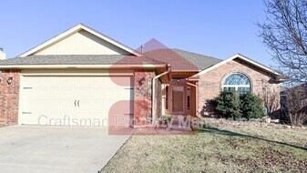 1704 January Pl in Moore, OK - Building Photo