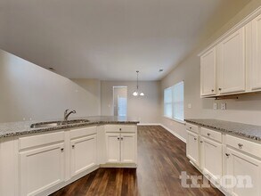 143 Southwind Ln in Newnan, GA - Foto de edificio - Building Photo