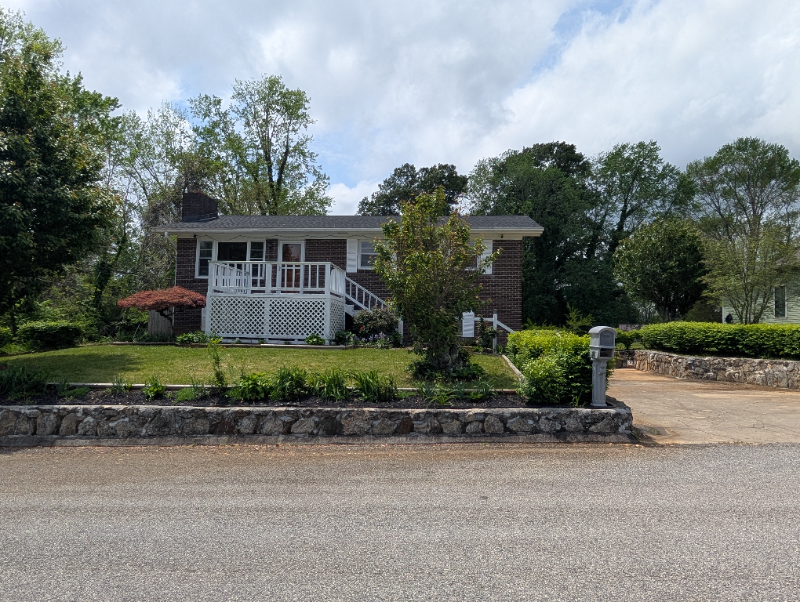 505 N Stanwood Ln in Hendersonville, NC - Building Photo