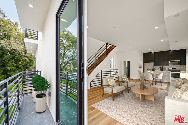 8664 Cadillac Ave in Los Angeles, CA - Building Photo - Building Photo