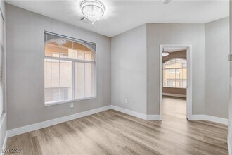 1713 Sky of Red Dr in Las Vegas, NV - Building Photo - Building Photo