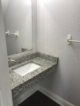 149 N Hwy 22 A-Unit -Unit 11 in Panama City, FL - Building Photo - Building Photo