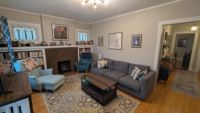 2176 W Windsor Ave in Chicago, IL - Foto de edificio - Building Photo