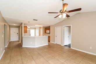 9251 Whisper Glen Dr in Jacksonville, FL - Building Photo - Building Photo