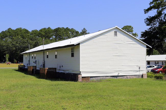 207 W Memorial Dr in Hinesville, GA - Building Photo - Building Photo