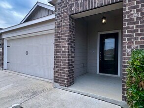 31681 Nimbus Dr in Bulverde, TX - Foto de edificio - Building Photo