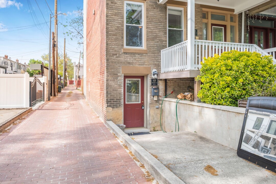 429 Shepherd St NW in Washington, DC - Building Photo
