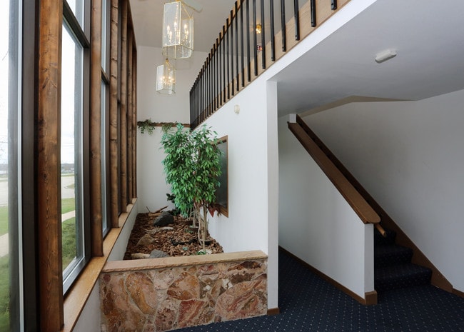 The Atrium Apartments in Milwaukee, WI - Building Photo - Interior Photo