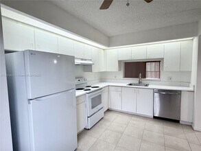12650 SW 15th St in Pembroke Pines, FL - Building Photo - Building Photo