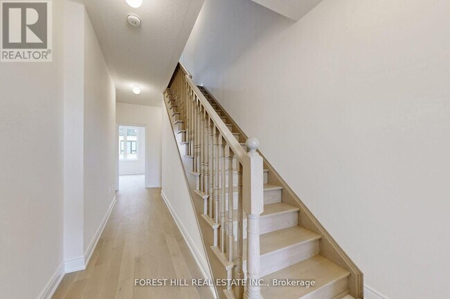 40 Tennant Cir in Vaughan, ON - Building Photo - Building Photo