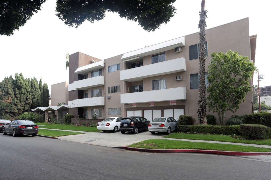 Landmark Apartments in Los Angeles, CA - Building Photo