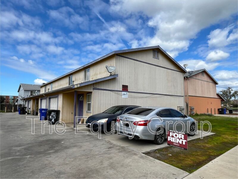 89 N 4th St in Porterville, CA - Building Photo