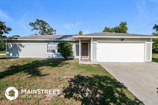 3117 NE 6th Ave in Cape Coral, FL - Building Photo